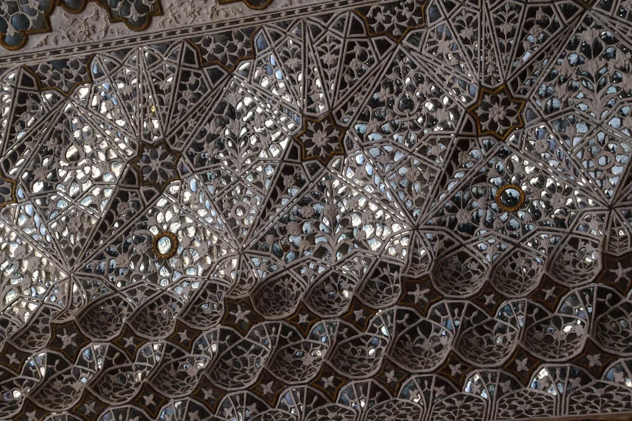Mirror work on a ceiling