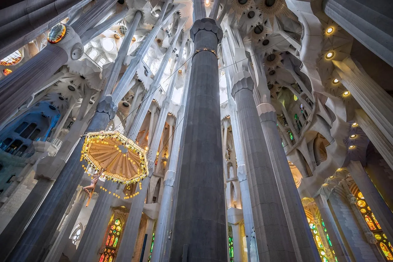 Branching columns inside the Sagrada Família