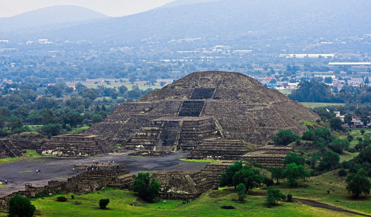 The Pyramid of the Moon above its plaza