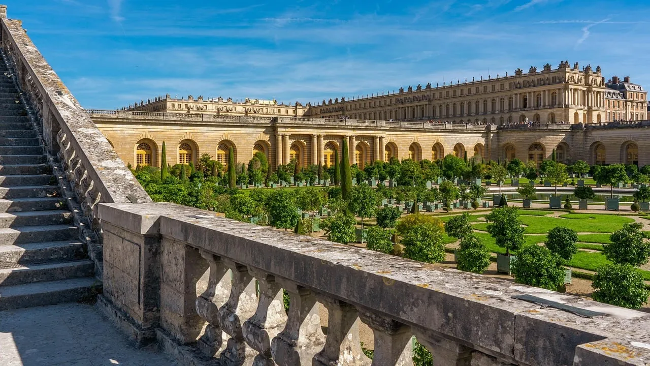 The Orangery parterre seen from the stairs, with the palace wing behind